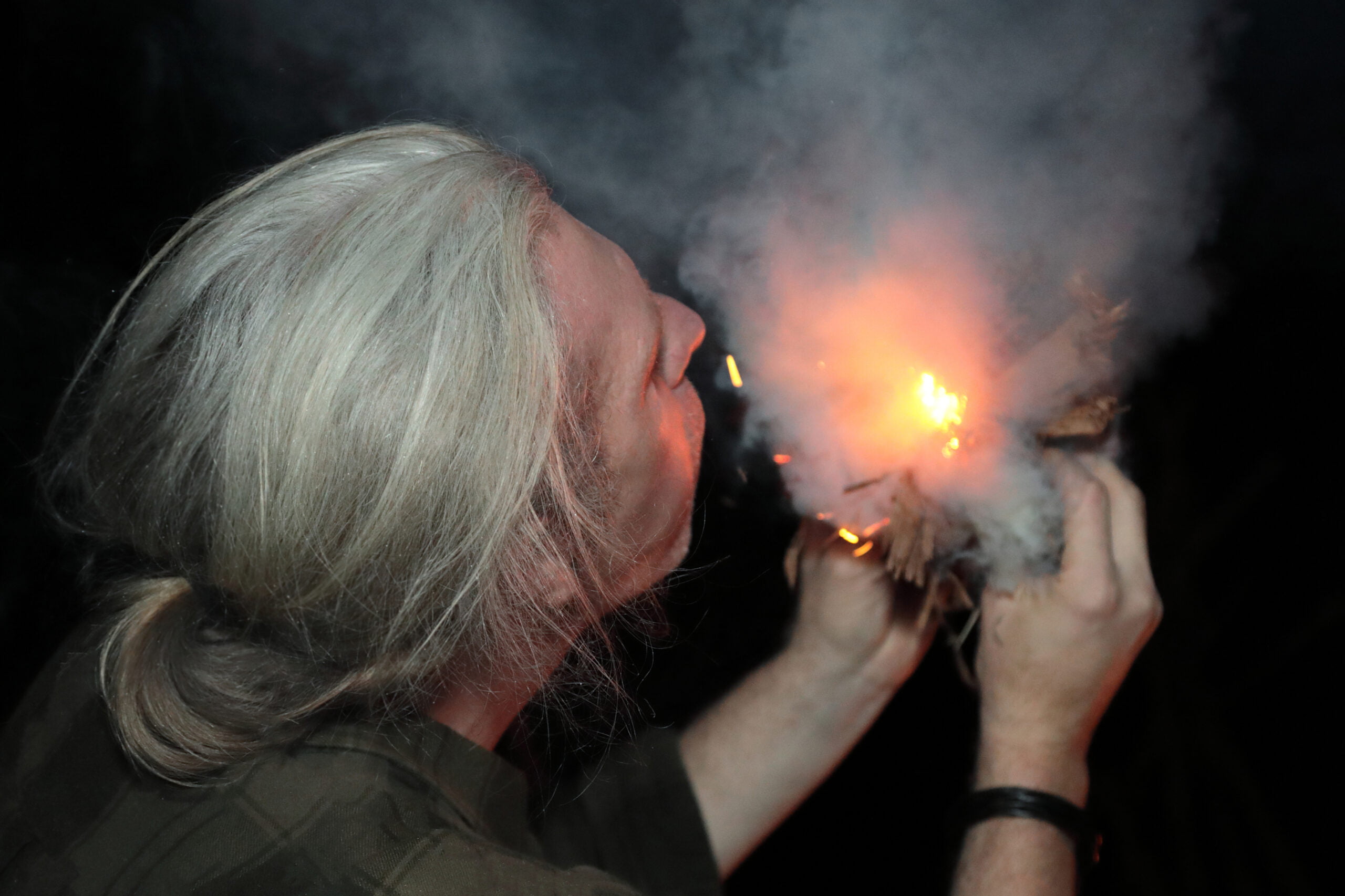 Wildnismentor, Wildnismentoring Duisburg, Christian Elberg, Feuer machen lernen in Duisburg und Ruhrgebiet